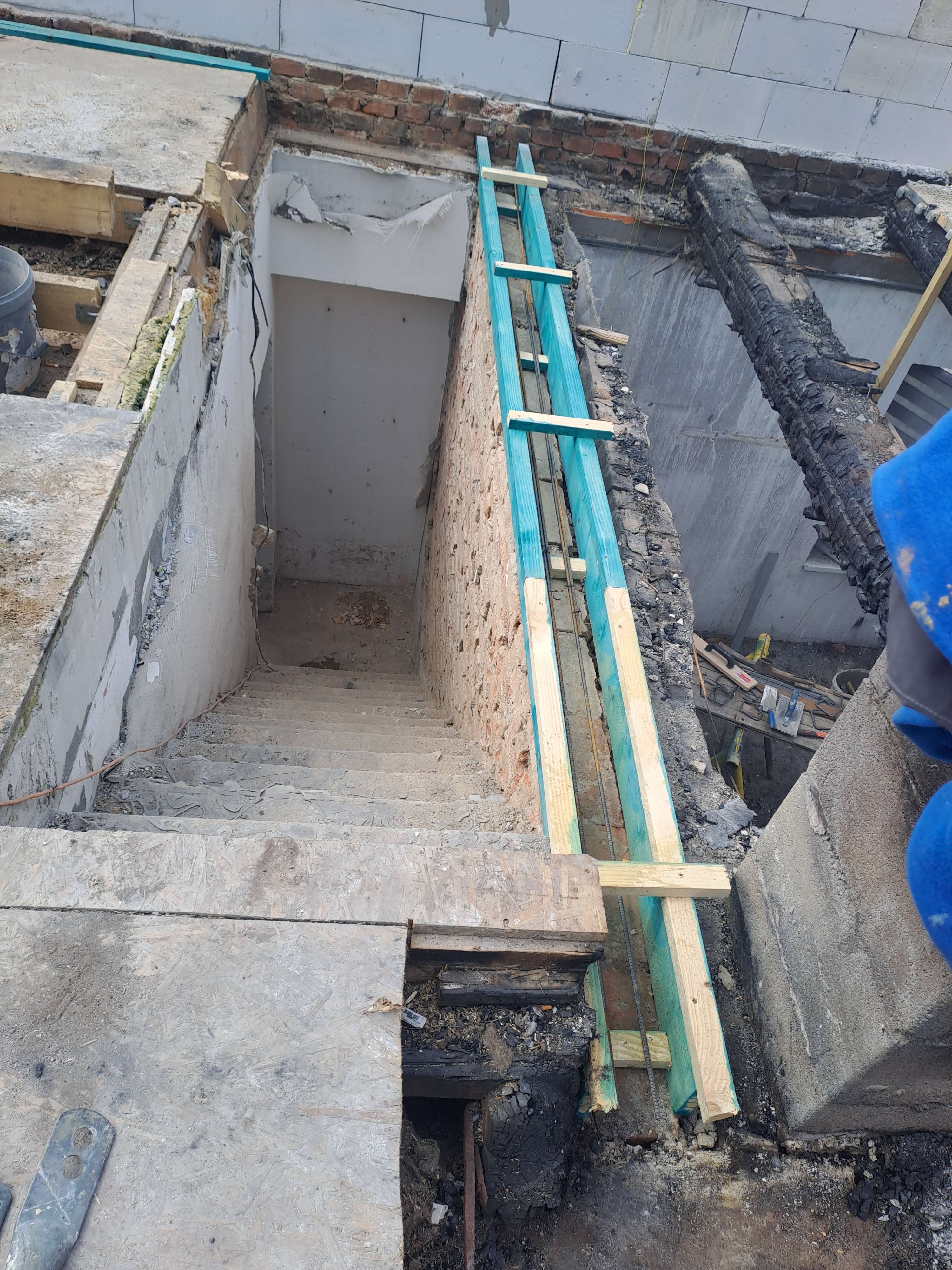 Renovácia domu po požiari — fotografia 3