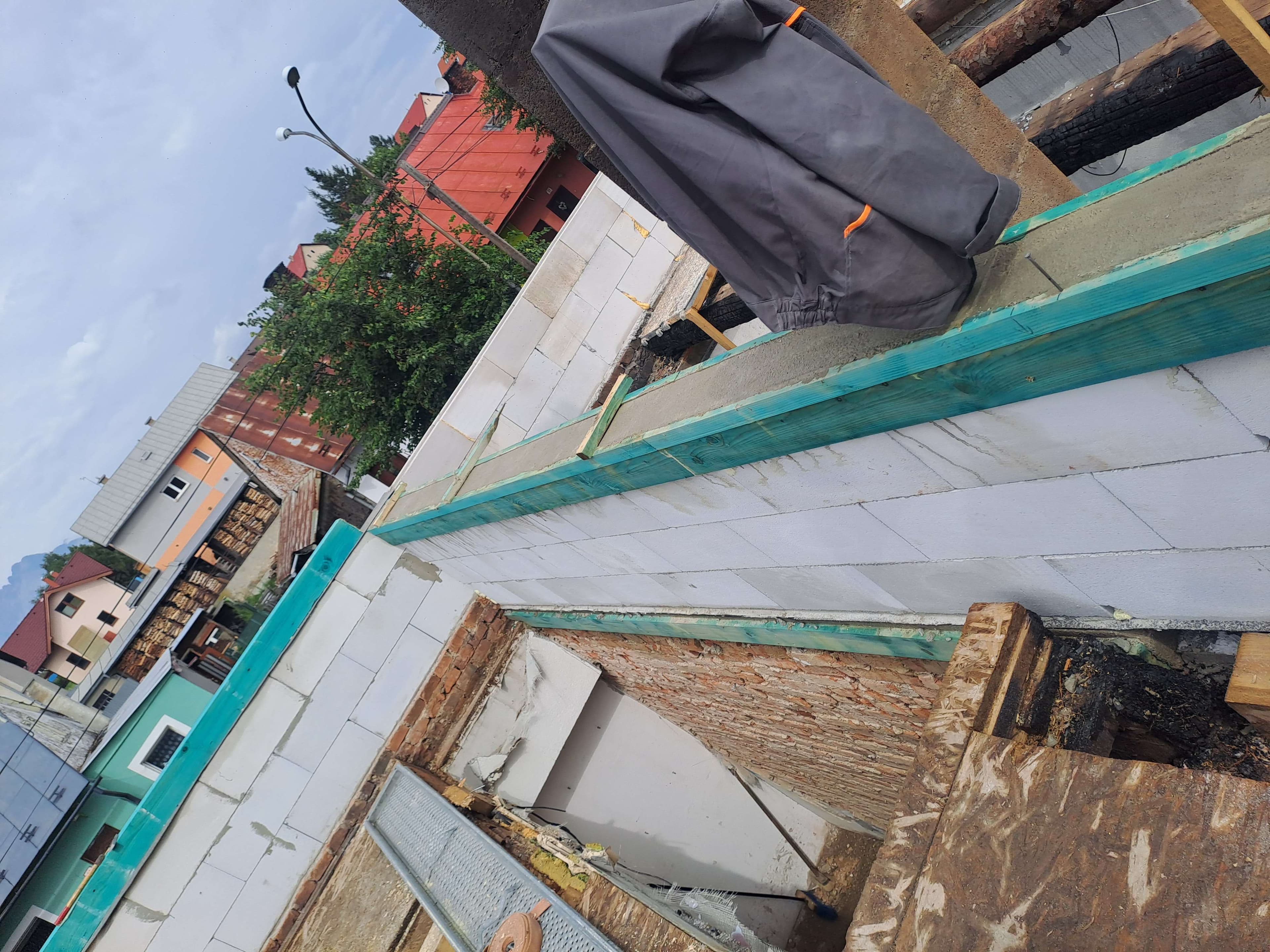 Renovácia domu po požiari — fotografia 11